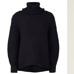 The Odells Slouch Turtleneck Sweater in Navy